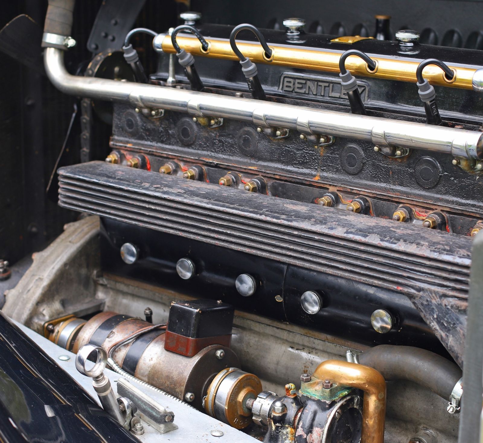 4-litre-engine-2-1600x1468