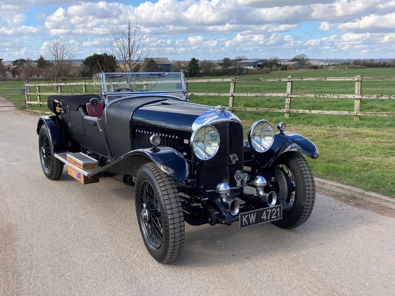 kw4721-front-1600x1200