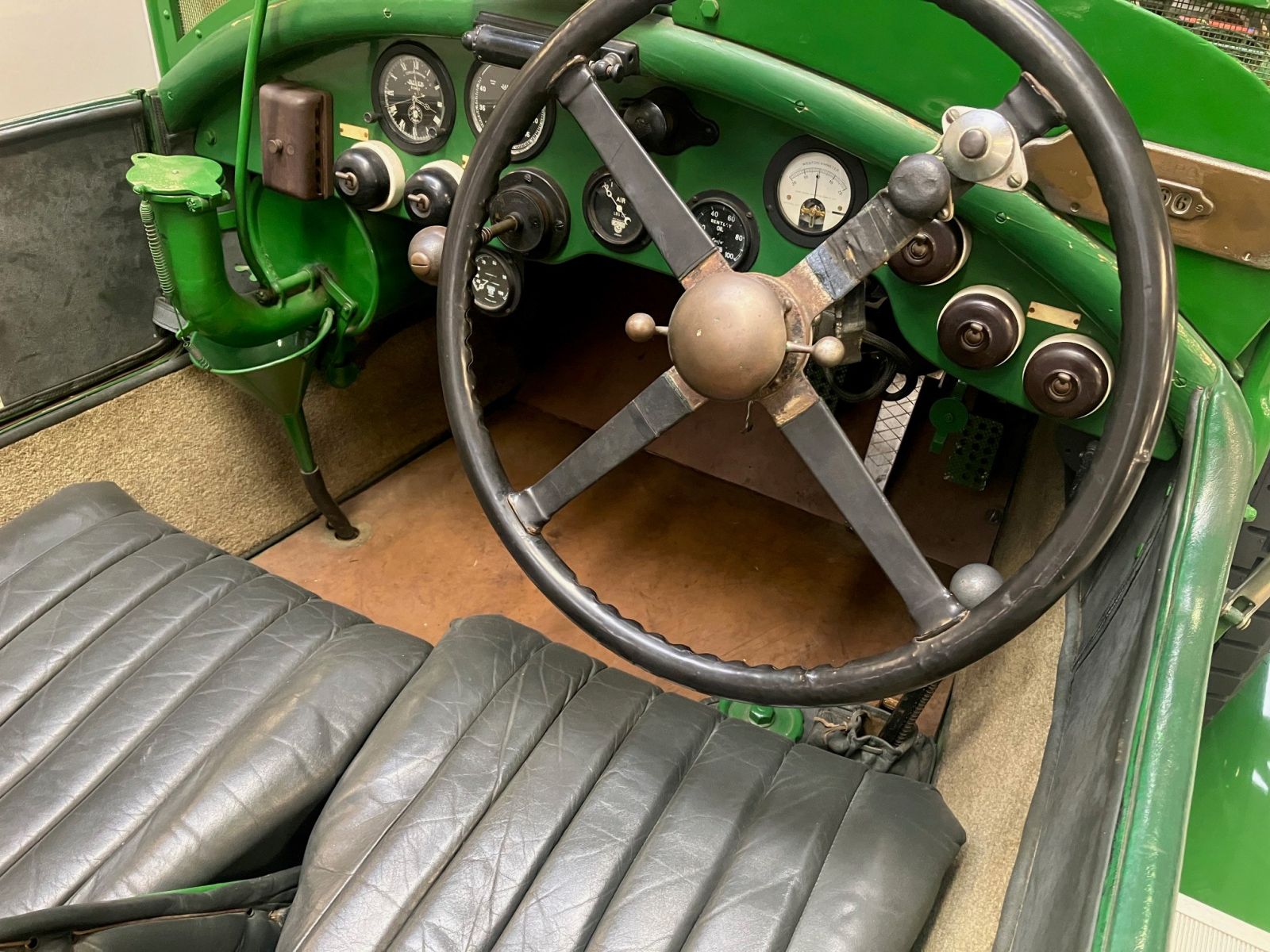 st3001dash1-1600x1200