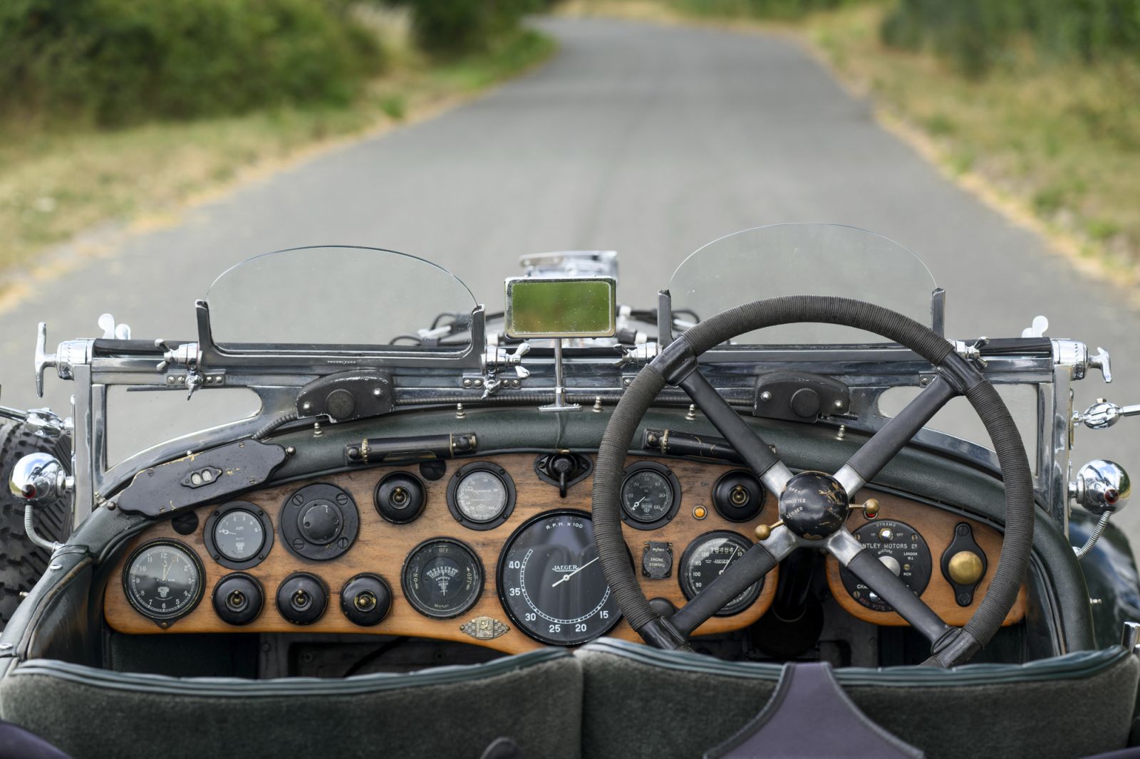 vr-1523-dash-1-1600x1066