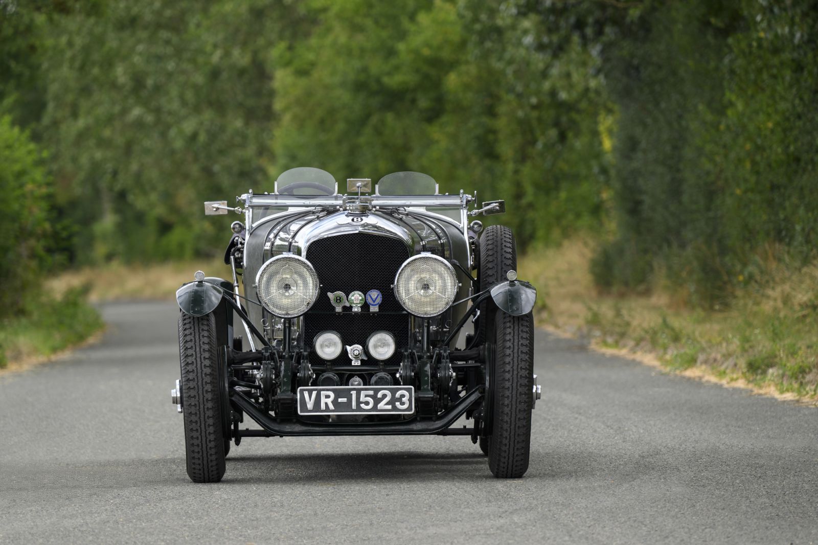 vr-1523-front-1600x1066