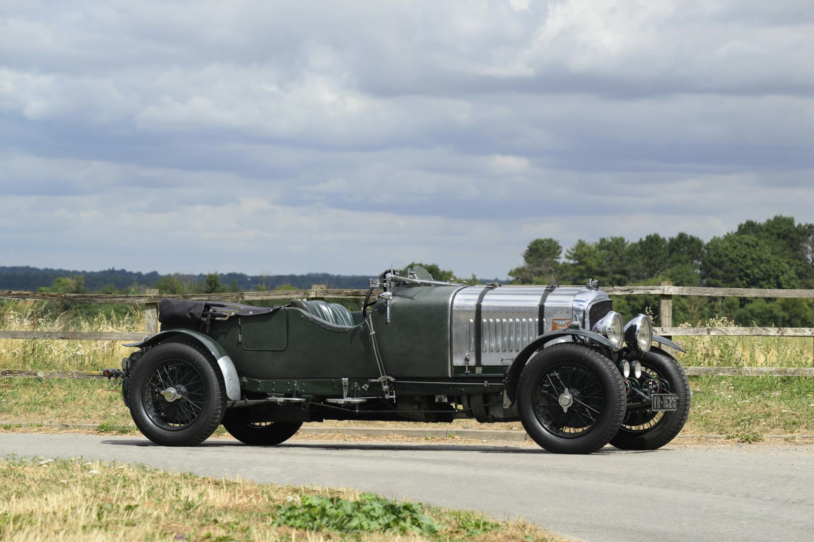 vr-1523-full-os2-1600x1066